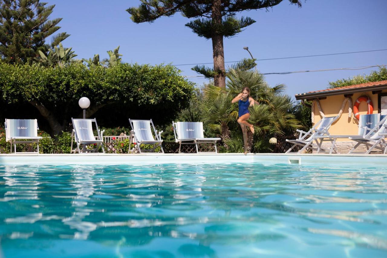 Hotel La Fattoria Sul Mare กาโปวาติกาโน ภายนอก รูปภาพ